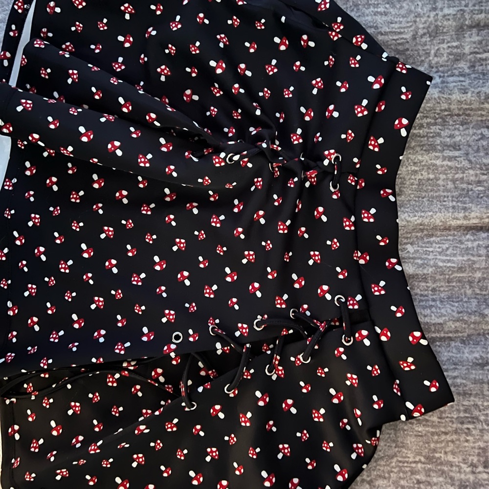 Hot Topic Mushroom Mini Skirt size Large